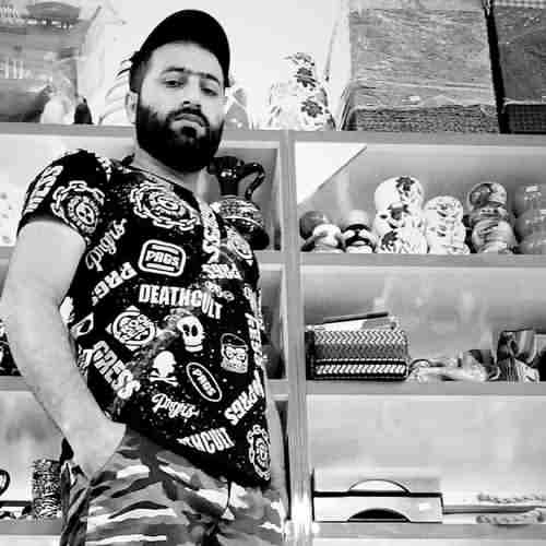 وحید مرادی تو بیرون دری من پشت میله هستمه باروت